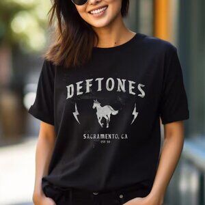Deftones Unisex White Pony Retro Music Fan T-Shirt